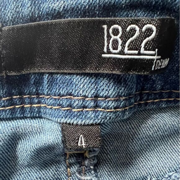 1822 Denim Adriana Jean. Slim fit. Stretch. Size 4 Medium distressed wash - Picture 8 of 10